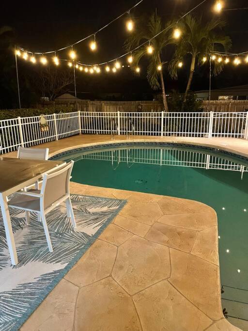 House W/ Heated Pool In Naples 5 Min To Beach Екстер'єр фото